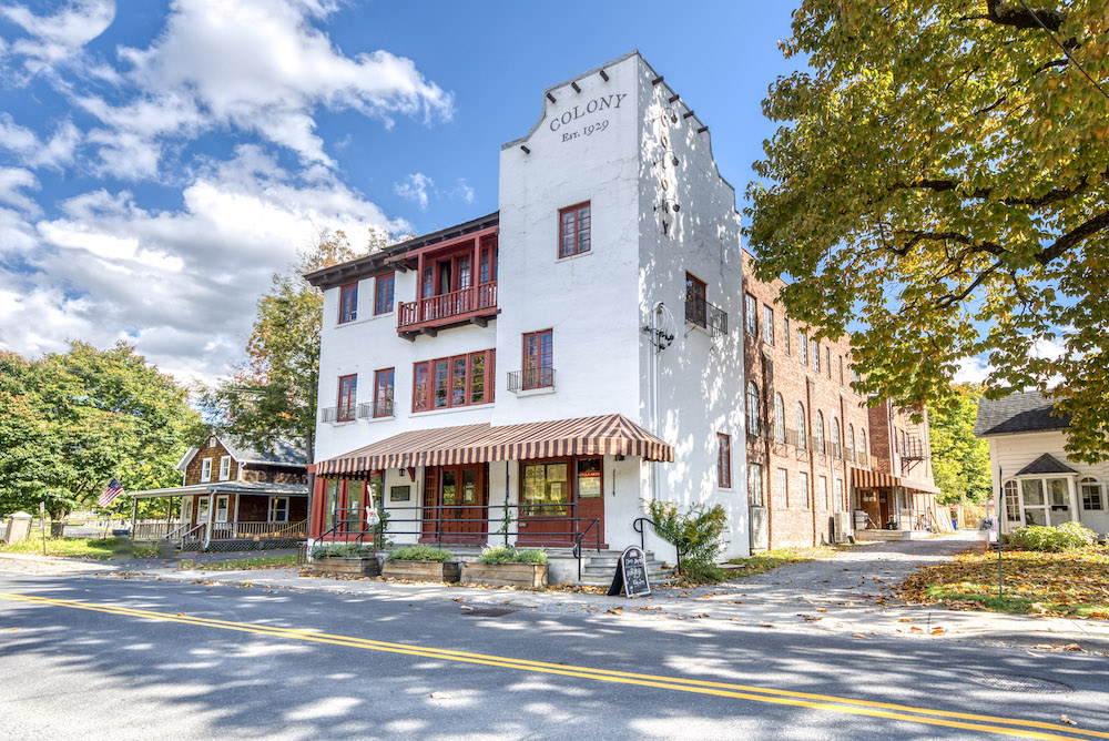 the building from the outside at Colony Woodstock NY