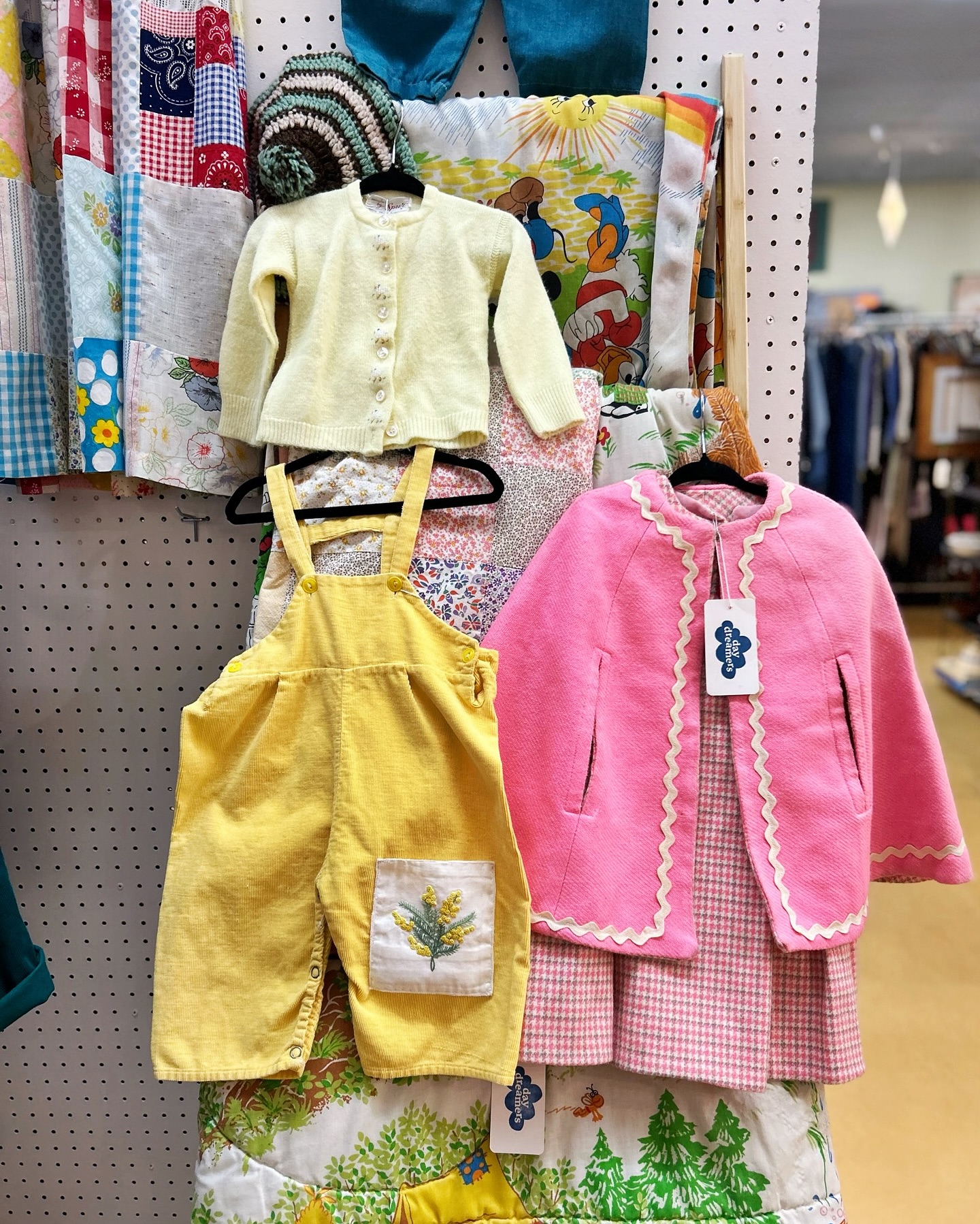 Red Owl Collective Vintage and Antique Shopping Kingston NY
