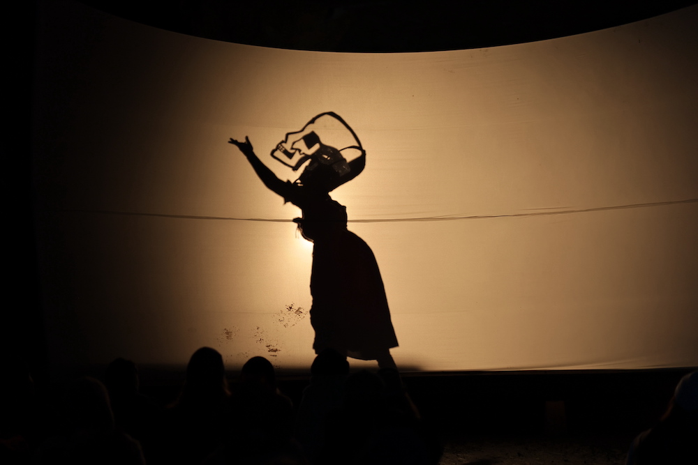 Shadow Dance at LUMINOUS production by Jenny Wonderling.