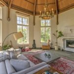 Historical Estate in Tuxedo Park hits the market