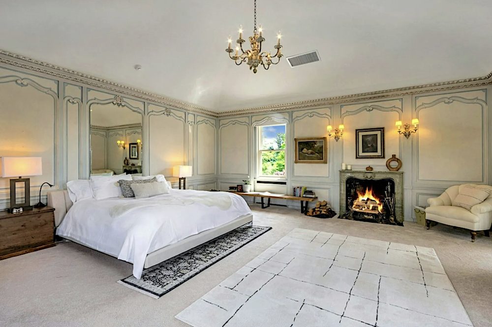 Historical Estate in Tuxedo Park hits the market