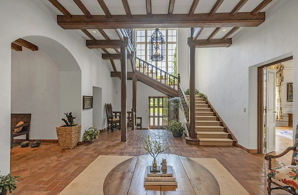Historical Estate in Tuxedo Park hits the market