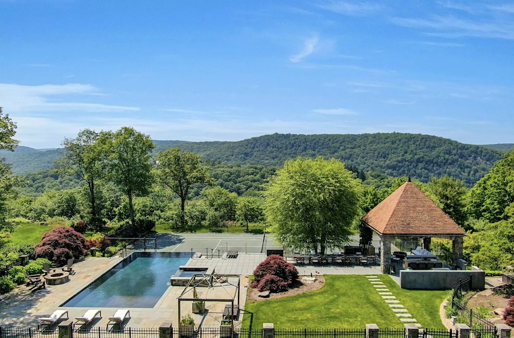 Historical Estate in Tuxedo Park hits the market