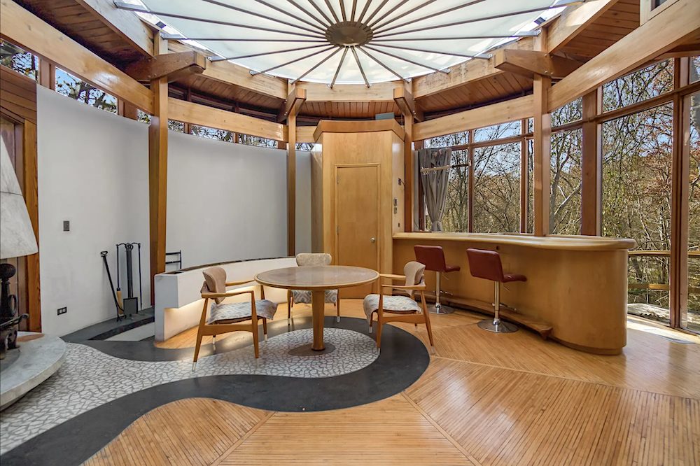 Jackie Gleason lists his Hudson Valley Alien-inspired home 2025