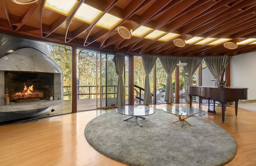 Jackie Gleason lists his Hudson Valley Alien-inspired home 2025
