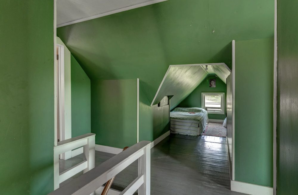 Singer Joan Osborne lists her 36-acre Catskills home 2025