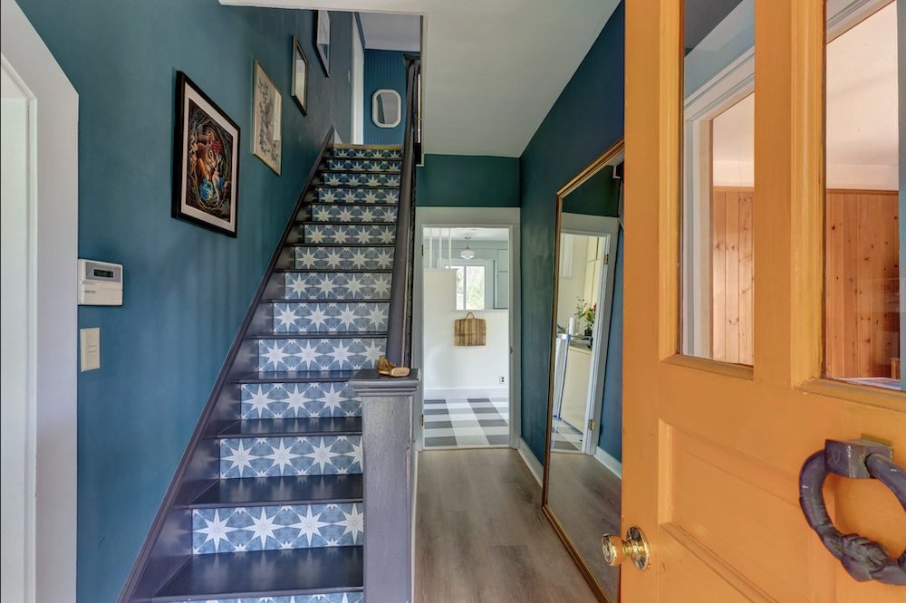 Singer Joan Osborne lists her 36-acre Catskills home 2025