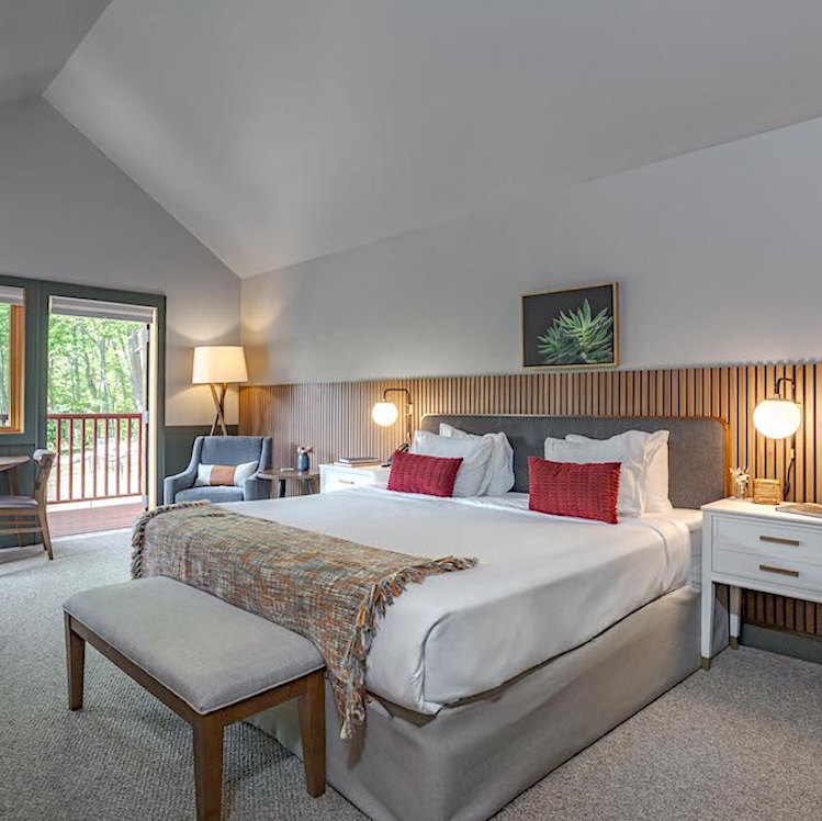 Dog friendly hotel Minnewaska Lodge Bedroom