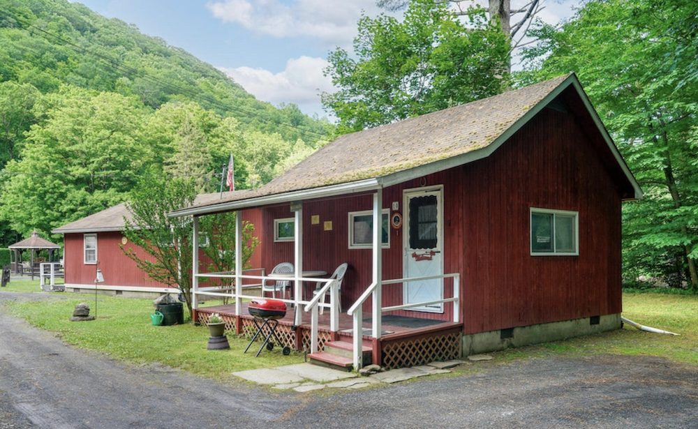 cabin exterior at Creekside Hospitality Property with Cabins + RV Pads on 6 Acres in Phoenicia NY