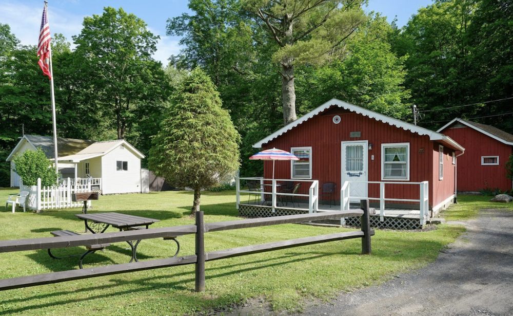 cabins at Creekside Hospitality Property with Cabins + RV Pads on 6 Acres in Phoenicia NY