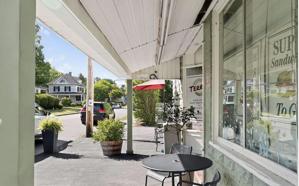 front entrance at Terri’s Deli and Market in Kingston NY