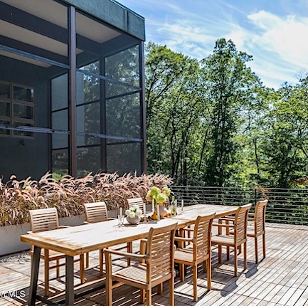 On the Market Swoop House Halter Associates Realty