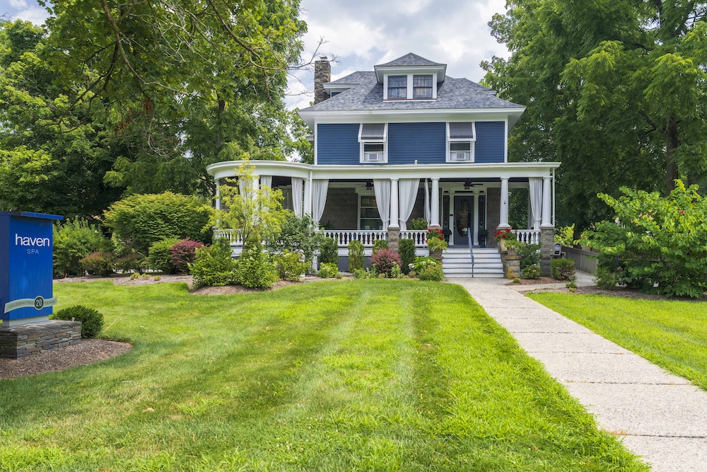signage and lawn at Haven Spa + La Lume Aesthetics in Rhinebeck NY