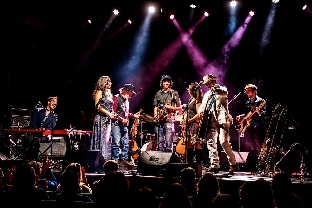 Ruthy Ungar + Mike Merenda and the Mammals on stage