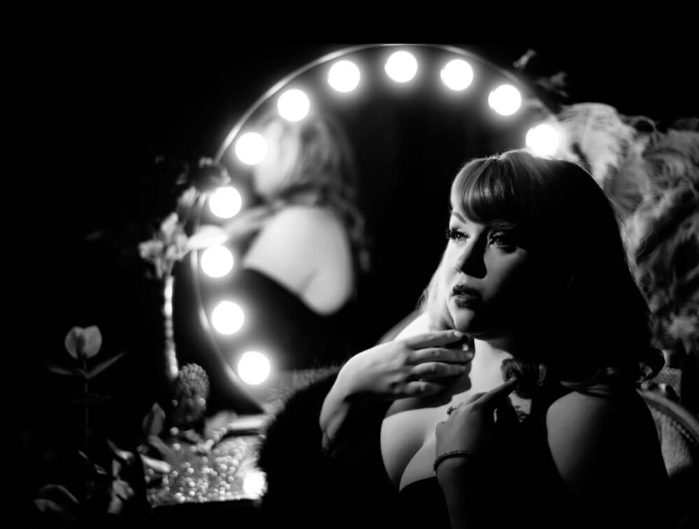 Burlesque star Ginger Maraschino