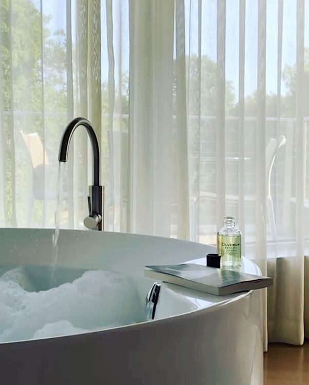 In-room bathtub at the Roundhouse in Beacon NY