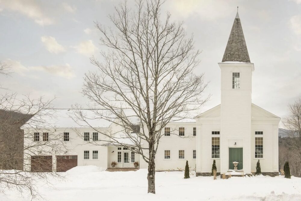 The external view of the building at 1174 Potter Mountain Road in Gilboa NY