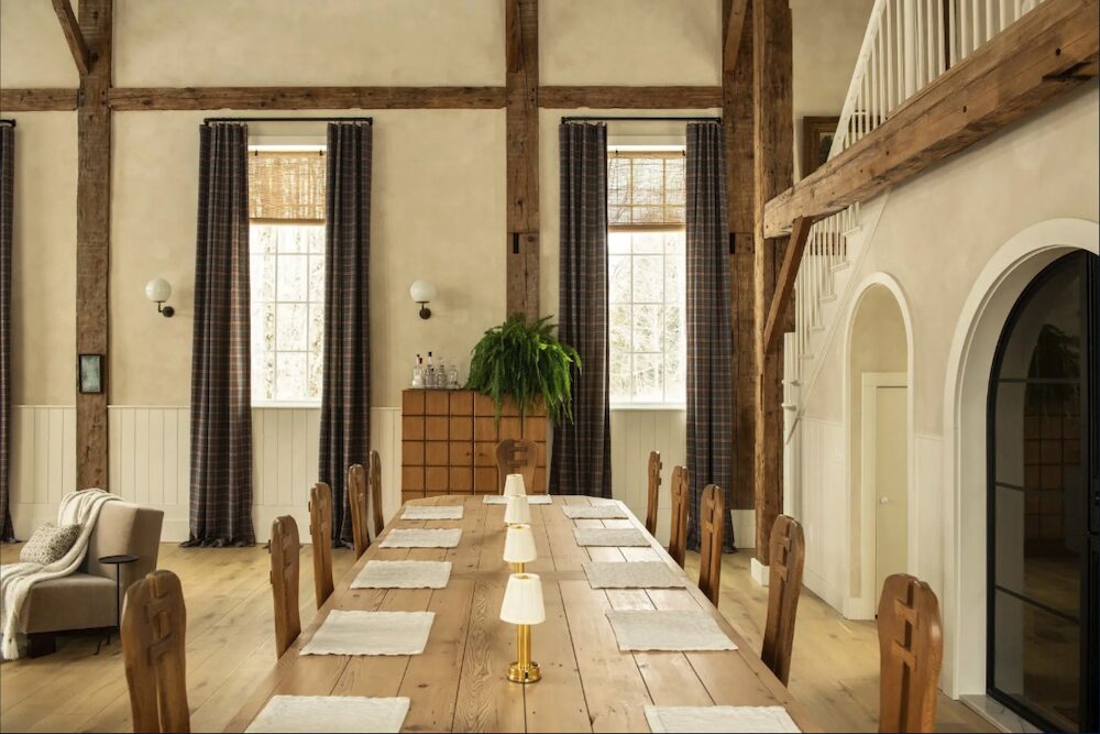 dining room table at 1174 Potter Mountain Road in Gilboa NY