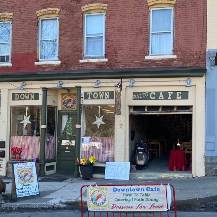 extrerior of Graziano’s Downtown Café