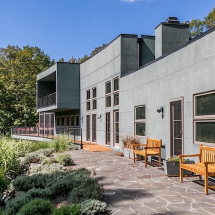 Luxury Property Listing in Woodstock NY