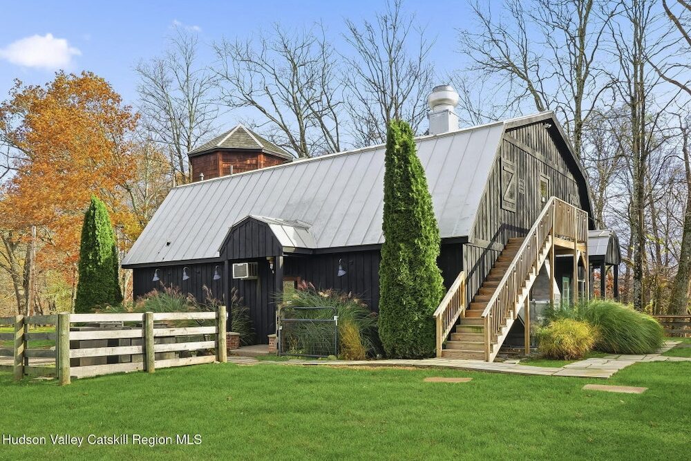 the exterior of the barn at 5125 Route 209, Accord NY with Halter Associates Realty