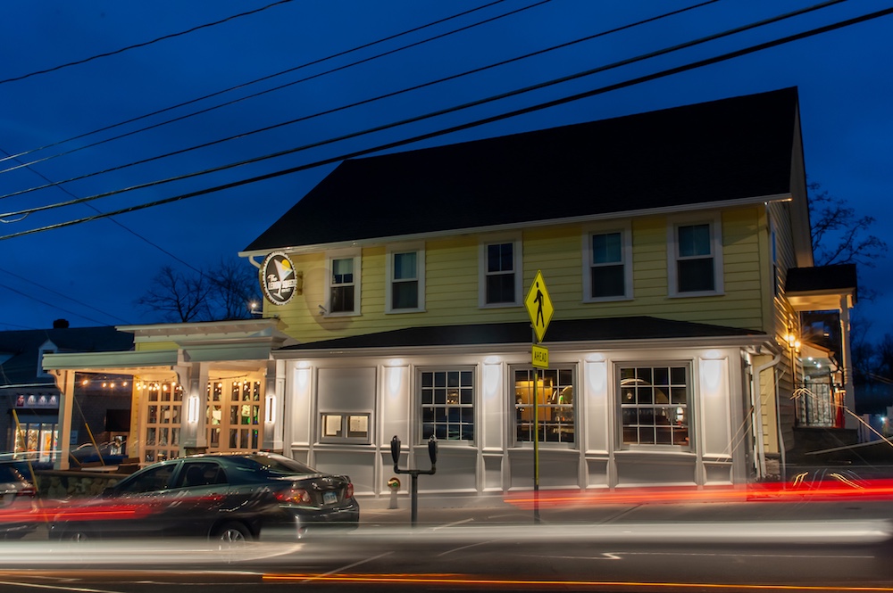 exterior building of The Lemon Squeeze in New Paltz NY