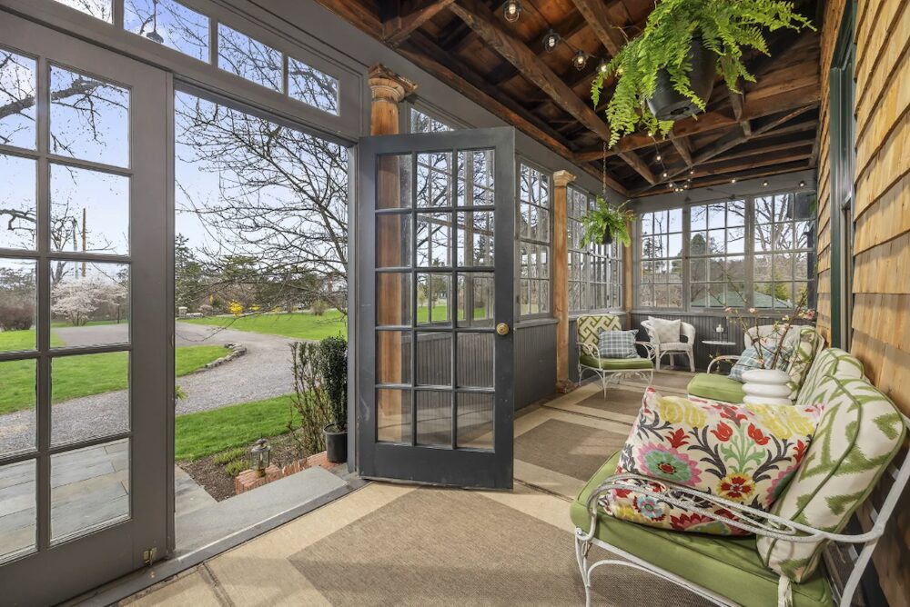 front door at 4174 Route 9W, Saugerties NY