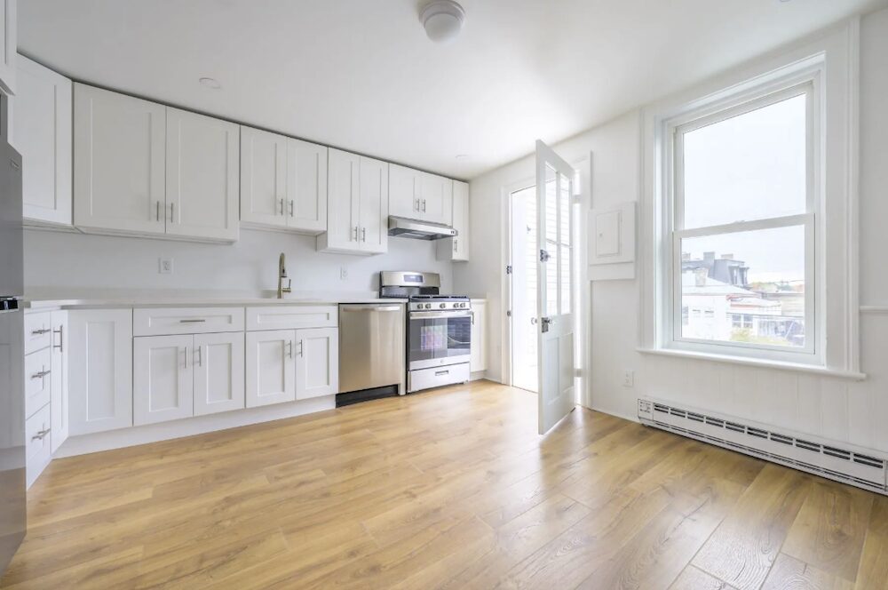kitchen of the apartment at 508 Warren Street, Hudson NY with Four Seasons Sotheby’s International