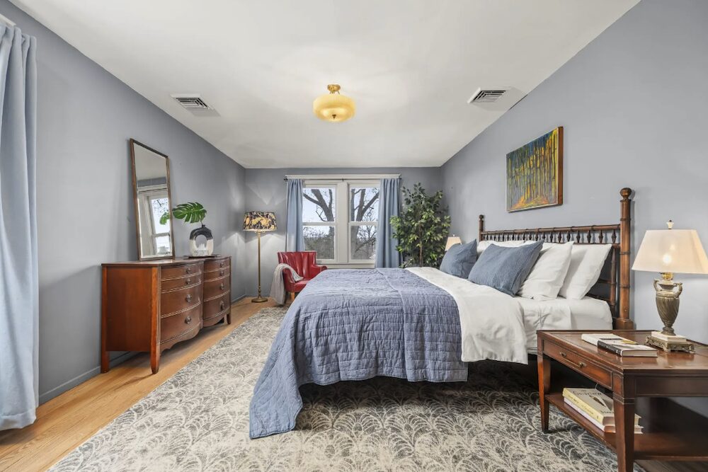 master bedroom at 4174 Route 9W, Saugerties NY