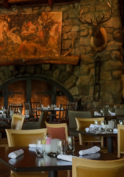 Dinging Room at Bear mountain Inn