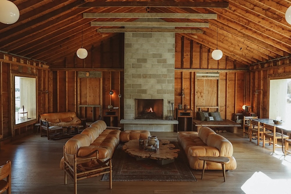 Living room interior photo by Peter crosby