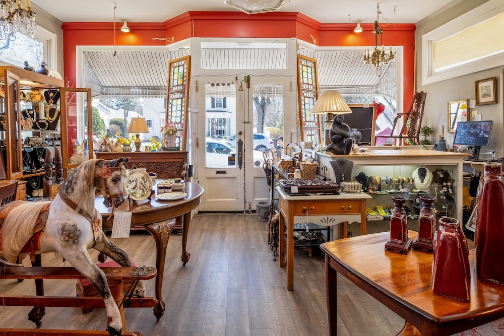 Antique shop for sale 3301 Franklin Avenue, Millbrook, NY