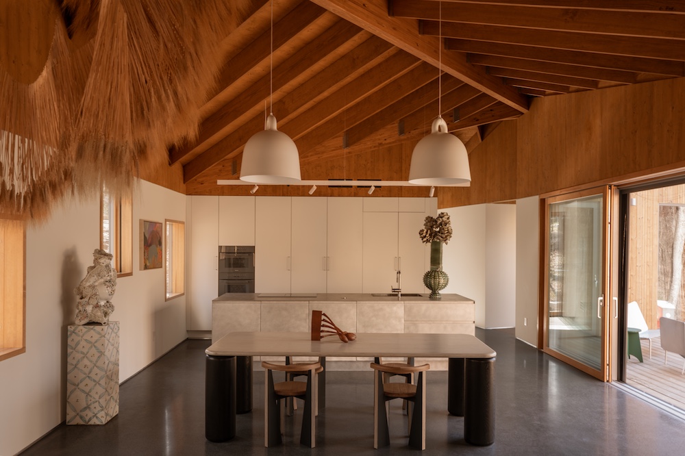 open kitchen and dining space at Ohayo Mountain House in Glenford NY