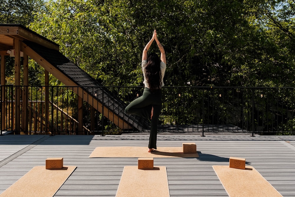 Boutique Hotel Twin Gables in Woodstock NY Rootop Yoga