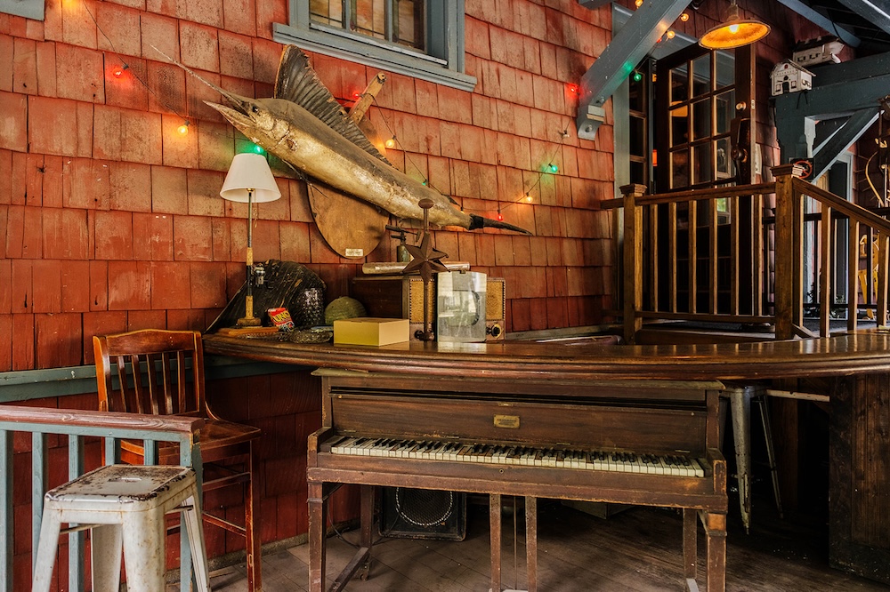 Station Bar and Curio in Woodstock NY outdoor patio