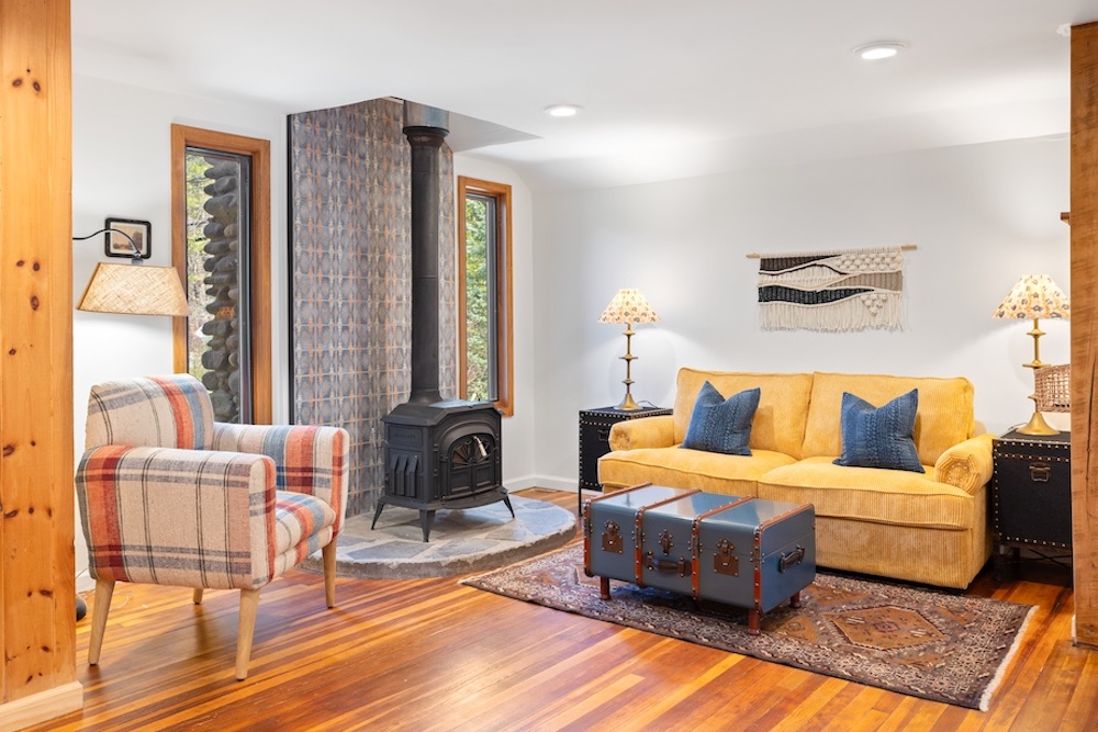The lodge living room suite at Phoenicia Lodge in Phoenicia NY.