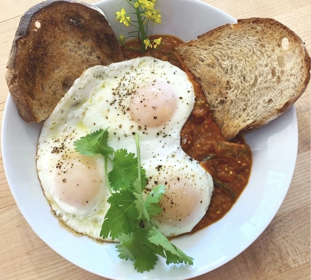 eggs and toastfarm breakfast